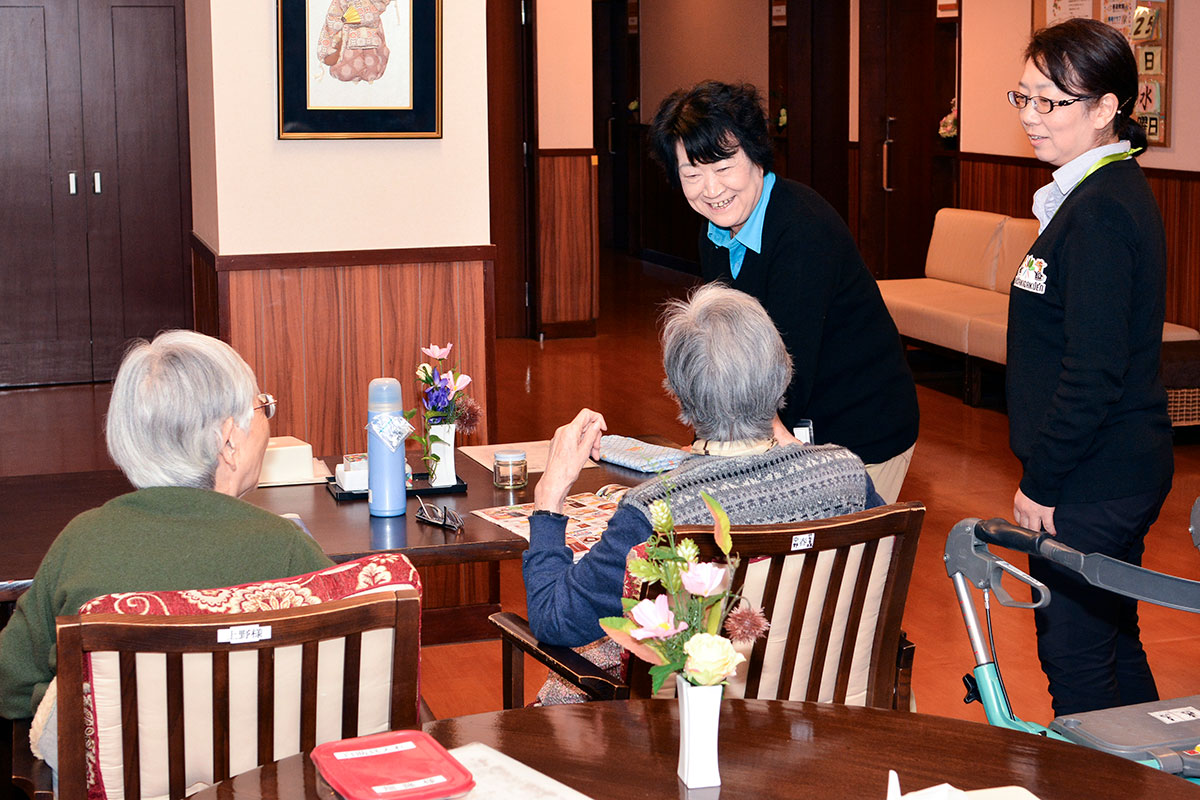 介護付有料老人ホーム彩りの郷"なら"白寿苑|日常生活における介護サービス