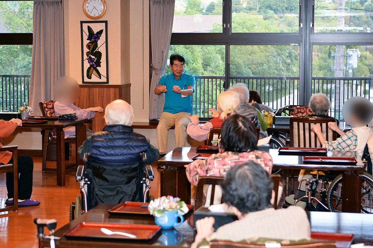 介護付有料老人ホーム彩りの郷"なら"白寿苑|ロビー