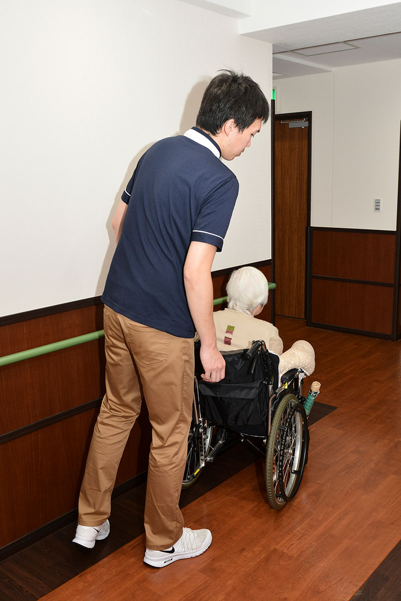 介護付有料老人ホームらくじ苑大和西大寺|日常生活における介護サービス